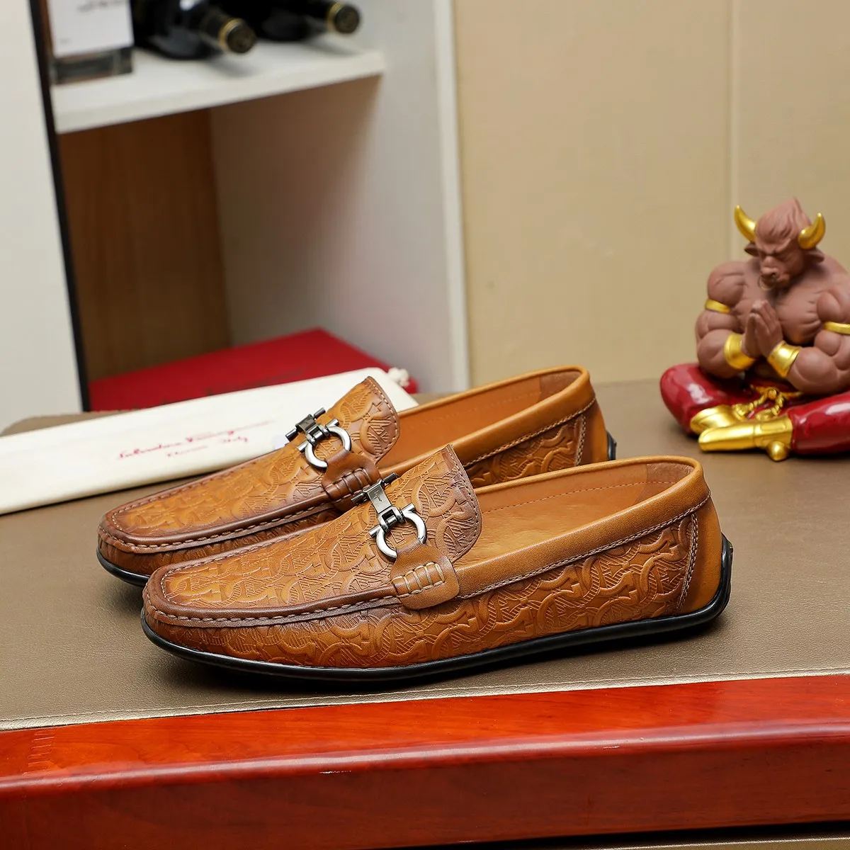 Men's shoes 💰360 🕷🕷【Ferragamo】Ferragamo Popular fashionable casual slip-on shoes🇨🇳Official website counter 1:1 production, original mold opening💯Good quality visible, imported high-end first-layer calfskin, luxurious pigskin lining🌿Very clear texture, high-quality waterproof, non-slip and wear-resistant outsole🎋High quality and low price, truly handmade🍓Color, code number 38-45